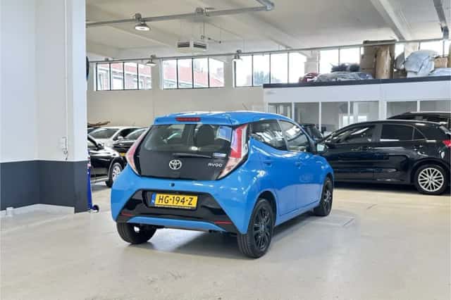 Toyota Aygo (2015) thumbnail 5