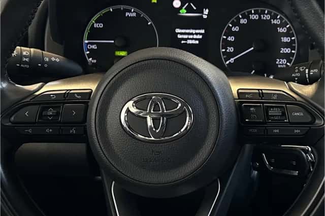 Toyota Yaris (2022) thumbnail 4
