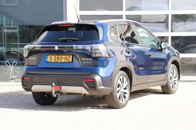Suzuki S-Cross (2023) thumbnail 2