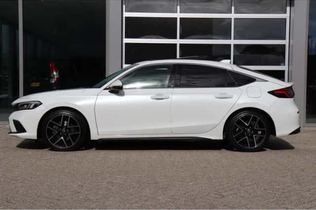 Honda Civic (2024) thumbnail 4