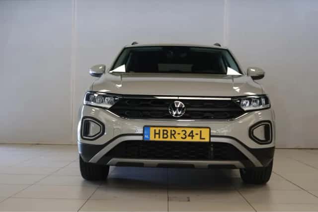 Volkswagen T-Roc (2025) thumbnail 3