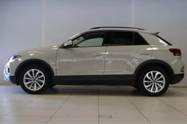 Volkswagen T-Roc (2025) thumbnail 4