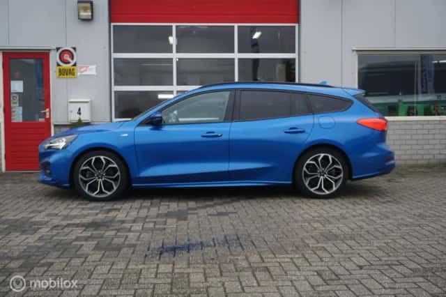 Ford Focus (2020) thumbnail 2