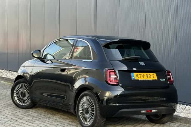Fiat 500e (2023) thumbnail 3