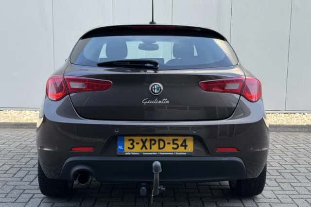 Alfa Romeo Giulietta (2014) thumbnail 4