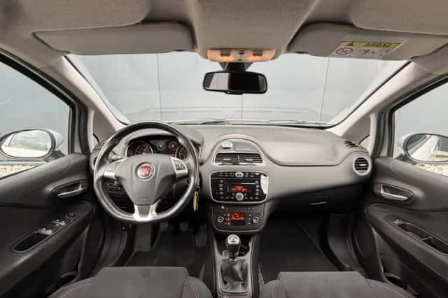Fiat Punto (2016) thumbnail 4