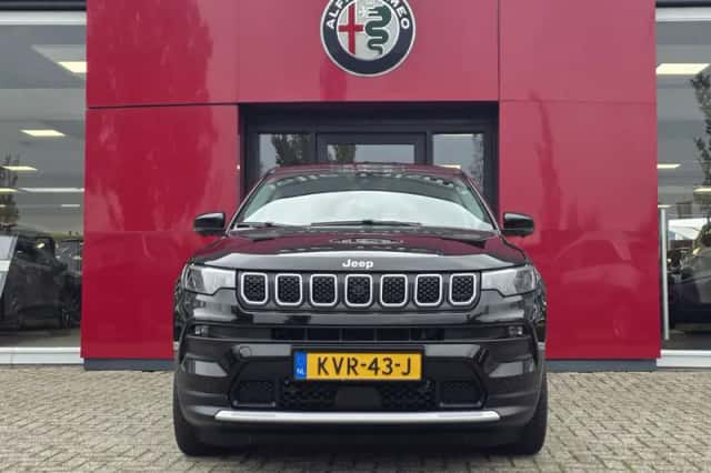 Jeep Compass (2024) thumbnail 2