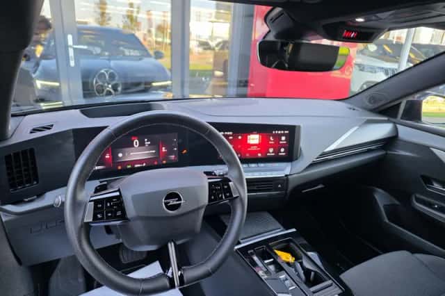 Opel Astra (2025) thumbnail 3