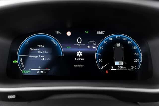Toyota Corolla Cross (2022) thumbnail 6