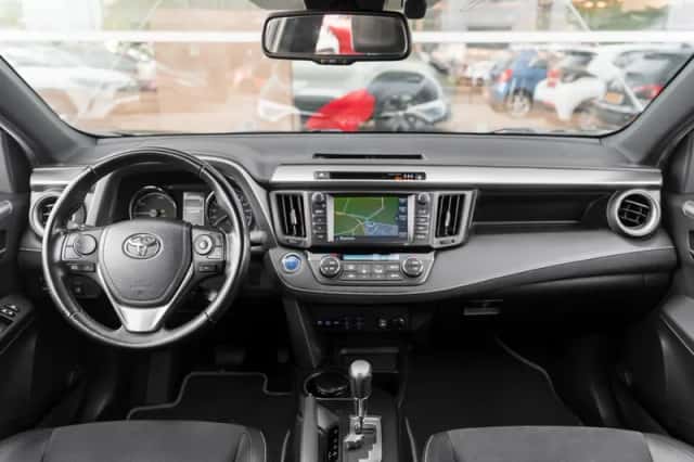 Toyota RAV4 (2017) thumbnail 4