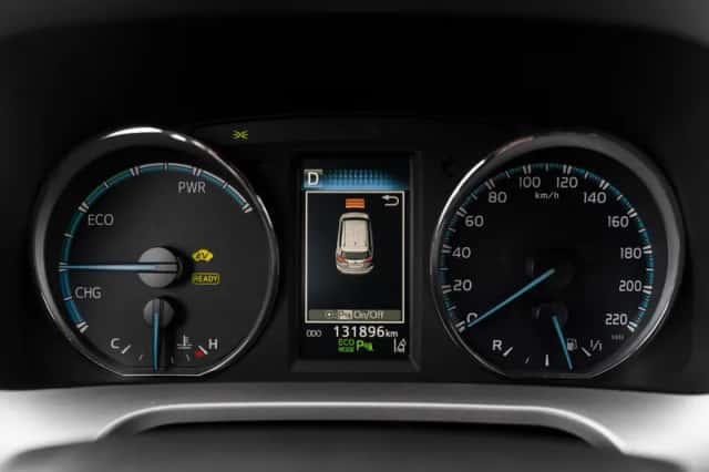 Toyota RAV4 (2017) thumbnail 6