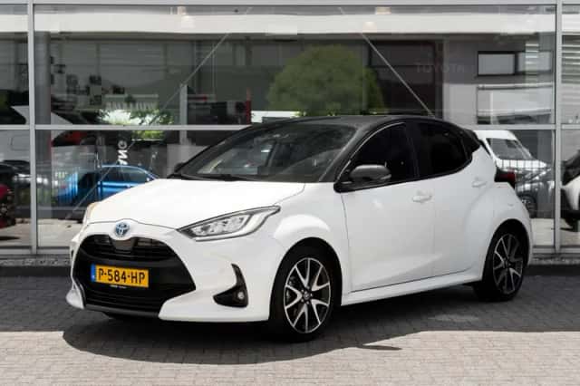 Toyota Yaris (2022) thumbnail 1
