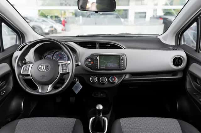 Toyota Yaris (2016) thumbnail 4