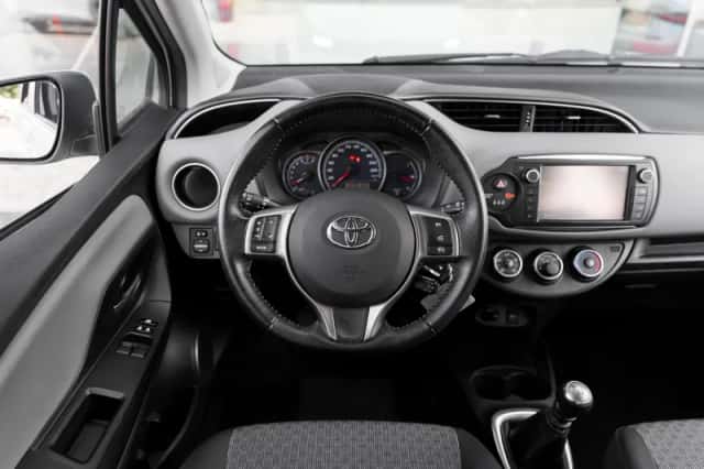 Toyota Yaris (2016) thumbnail 5