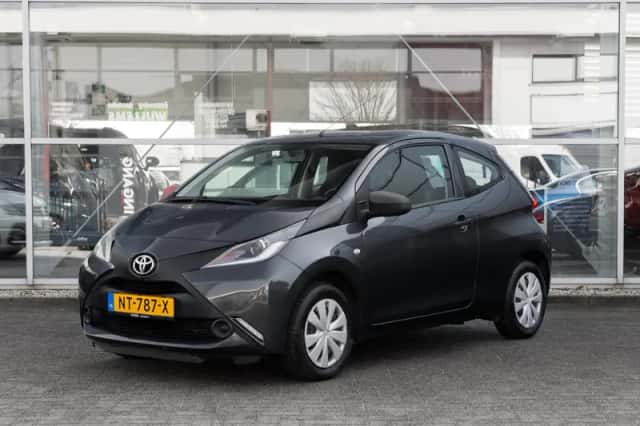 Toyota Aygo (2017) thumbnail 1