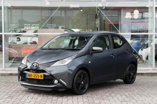Toyota Aygo (2017) thumbnail 1