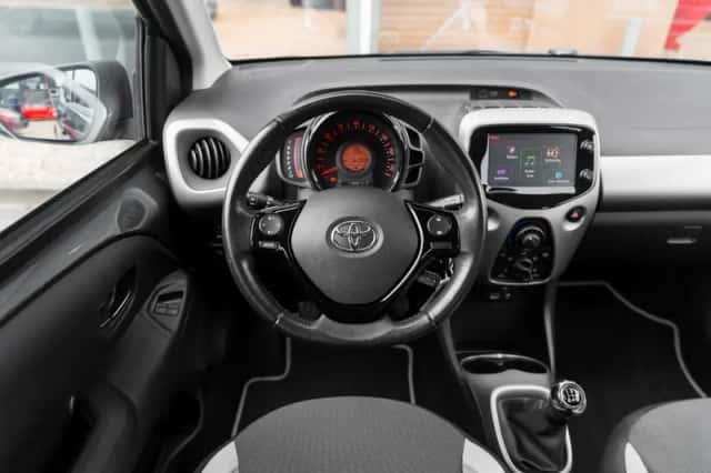 Toyota Aygo (2017) thumbnail 5