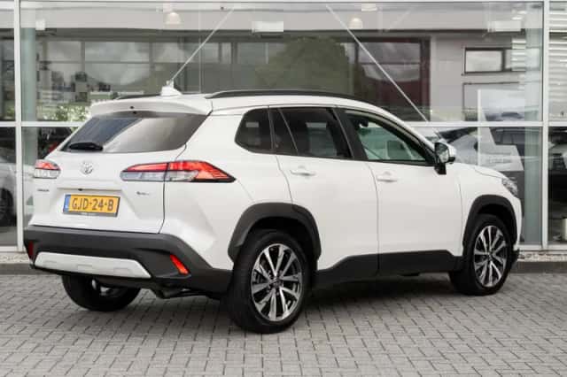 Toyota Corolla Cross (2024) thumbnail 2
