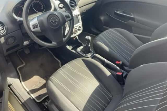 Opel Corsa (2010) thumbnail 5