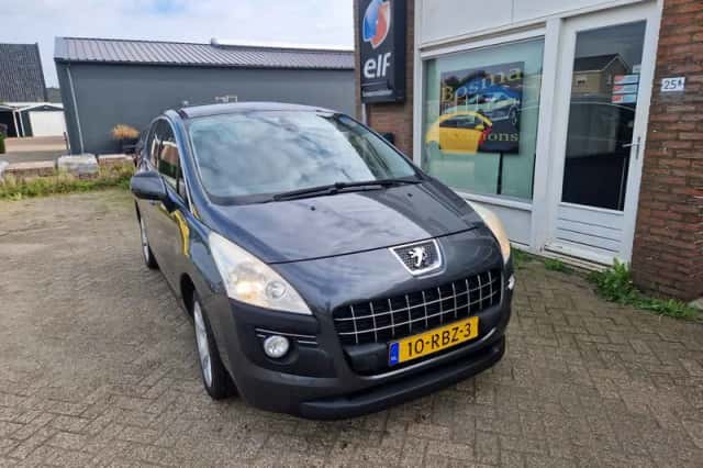 Peugeot 3008 (2011) thumbnail 3