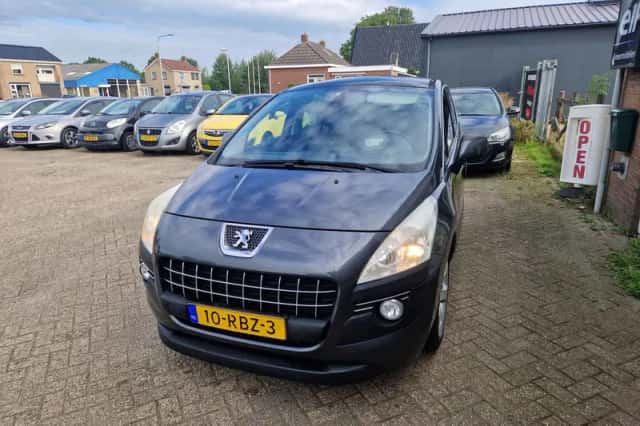 Peugeot 3008 (2011) thumbnail 5