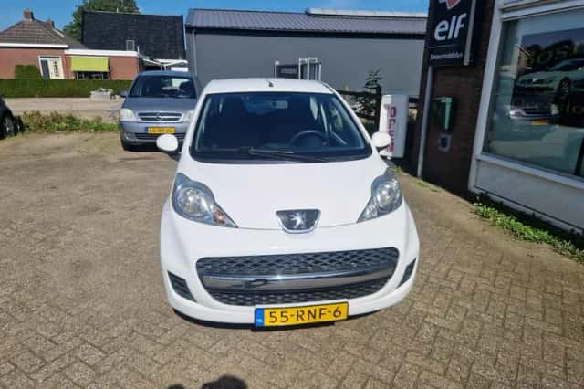 Peugeot 107 (2011) thumbnail 3