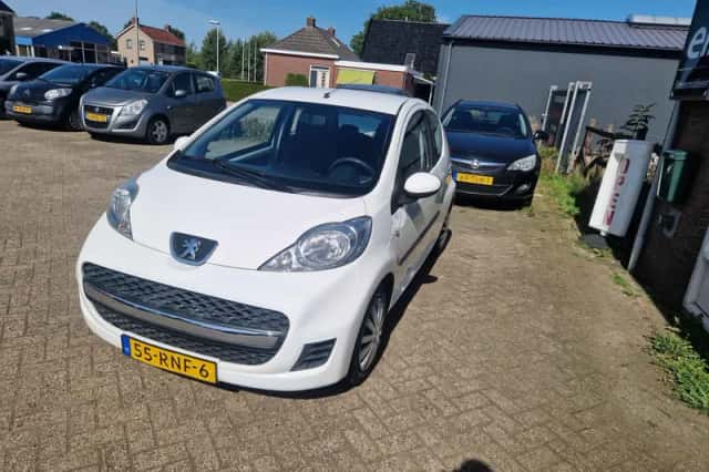 Peugeot 107 (2011) thumbnail 5