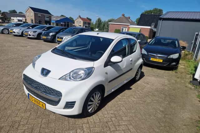 Peugeot 107 (2011) thumbnail 6