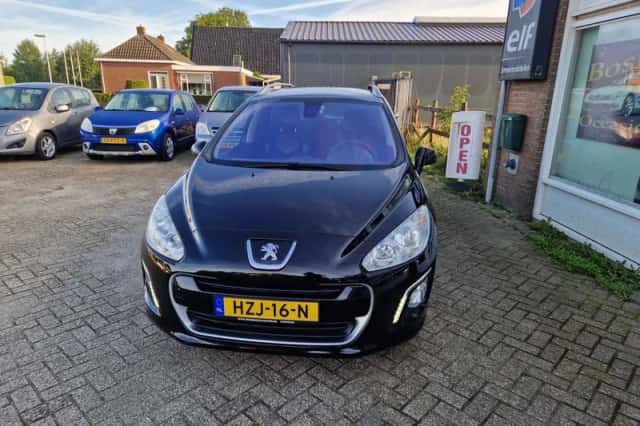 Peugeot 308 (2011) thumbnail 5