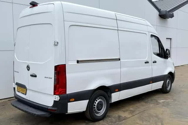 Mercedes-Benz Sprinter (2021) thumbnail 3