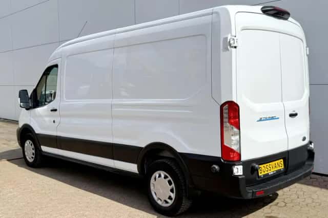 Ford E-Transit (2022) thumbnail 3
