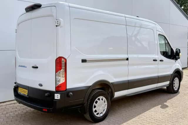 Ford E-Transit (2022) thumbnail 4