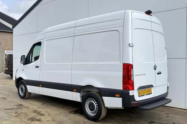 Mercedes-Benz eSprinter (2025) thumbnail 2
