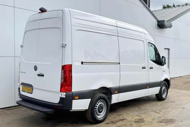 Mercedes-Benz eSprinter (2025) thumbnail 3