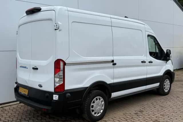 Ford E-Transit (2023) thumbnail 4