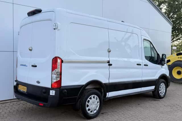 Ford E-Transit (2023) thumbnail 4