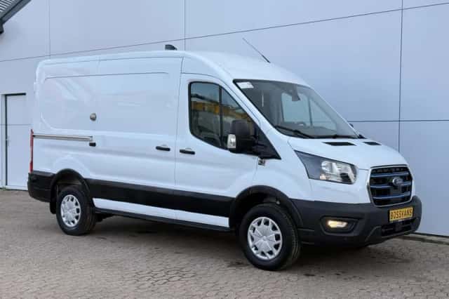 Ford E-Transit (2023) thumbnail 5