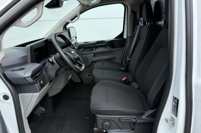 Ford E-Transit Custom (2025) thumbnail 6