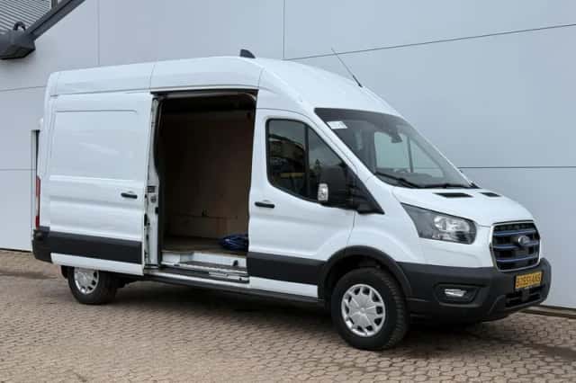 Ford E-Transit (2023) thumbnail 3