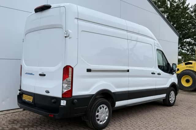 Ford E-Transit (2023) thumbnail 4
