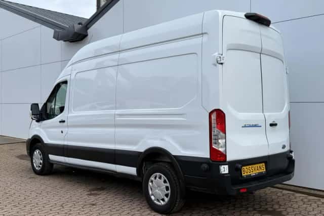 Ford E-Transit (2023) thumbnail 5