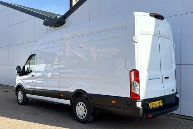 Ford E-Transit (2023) thumbnail 3