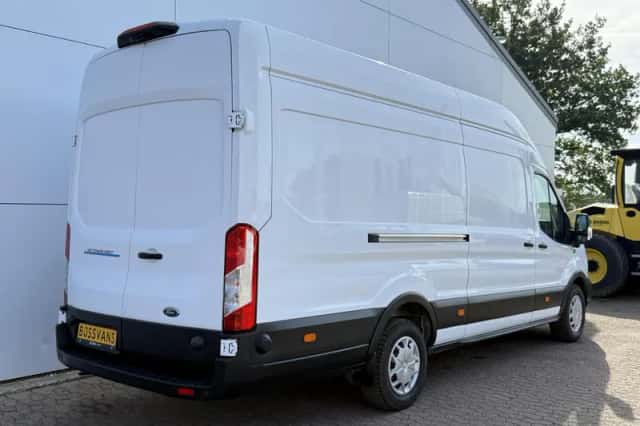 Ford E-Transit (2023) thumbnail 4