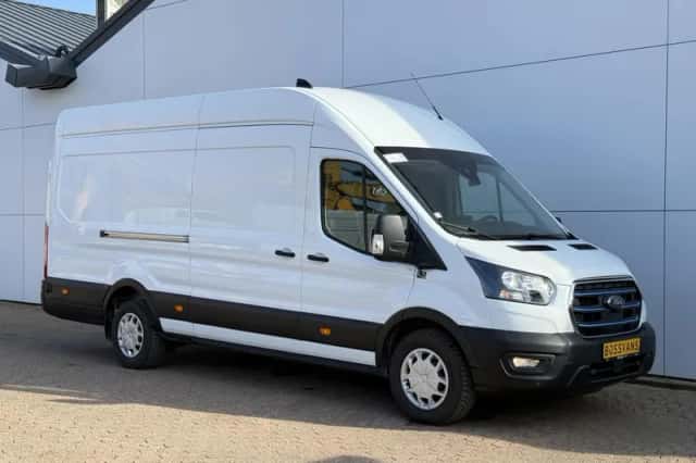 Ford E-Transit (2023) thumbnail 5