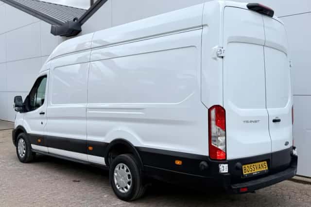 Ford Transit (2024) thumbnail 2