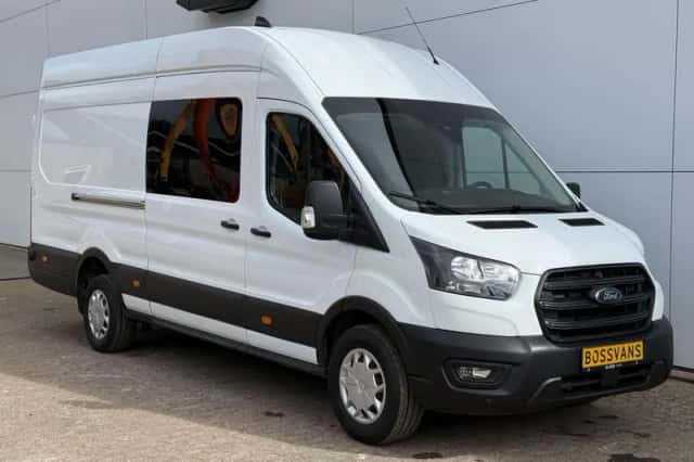 Ford Transit (2024) thumbnail 4