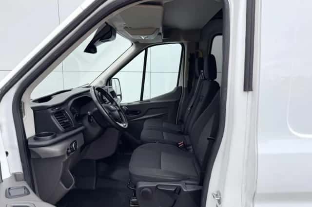 Ford Transit (2024) thumbnail 6