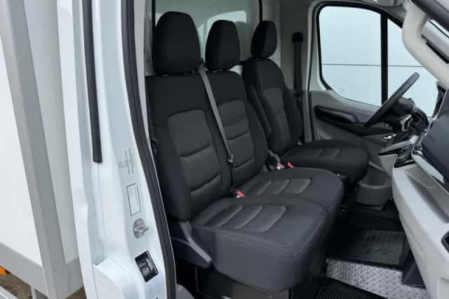 Maxus eDeliver9 (2023) thumbnail 6