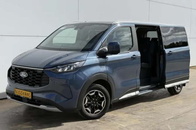 Ford Tourneo Custom (2025) thumbnail 2