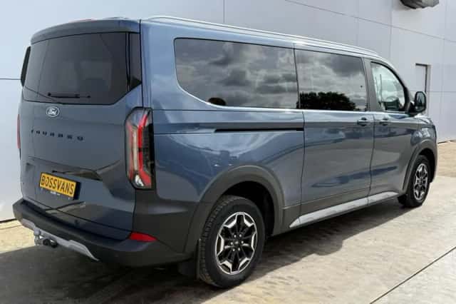 Ford Tourneo Custom (2025) thumbnail 4